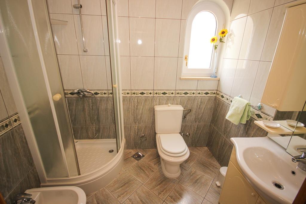 Apartmani Kristijan Jesenice  Exterior foto