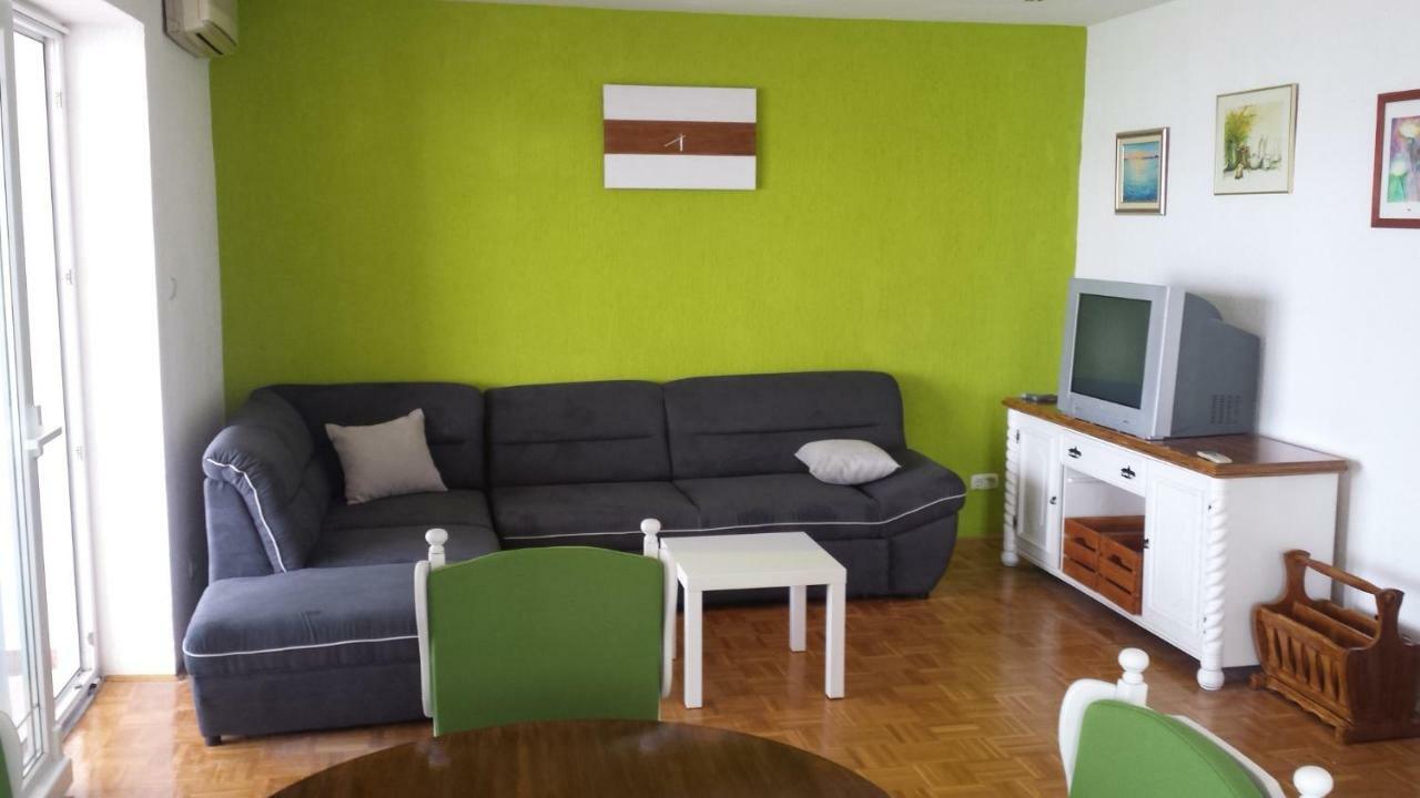 Apartmani Kristijan Jesenice  Exterior foto